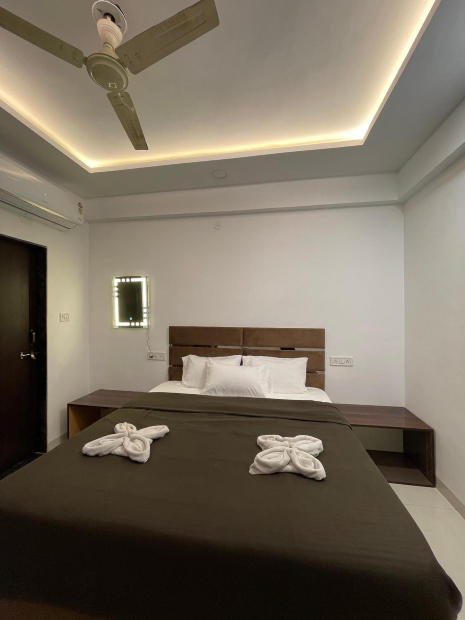 Hotel Kiwi Inn Vijaynagar Scheme 78 印多尔 外观 照片