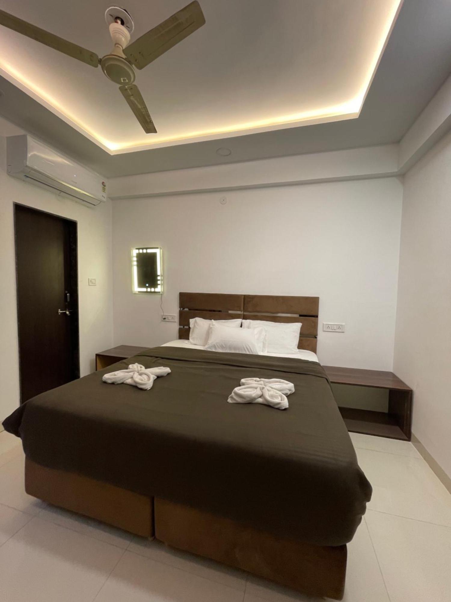 Hotel Kiwi Inn Vijaynagar Scheme 78 印多尔 外观 照片
