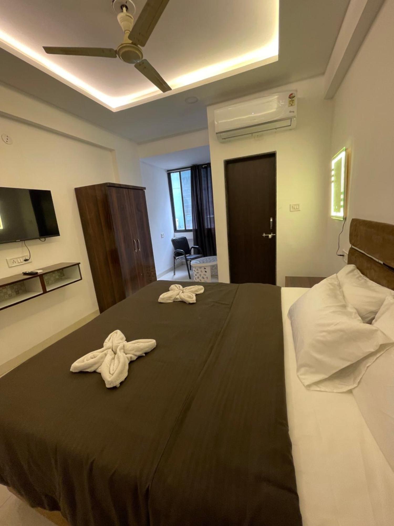 Hotel Kiwi Inn Vijaynagar Scheme 78 印多尔 外观 照片
