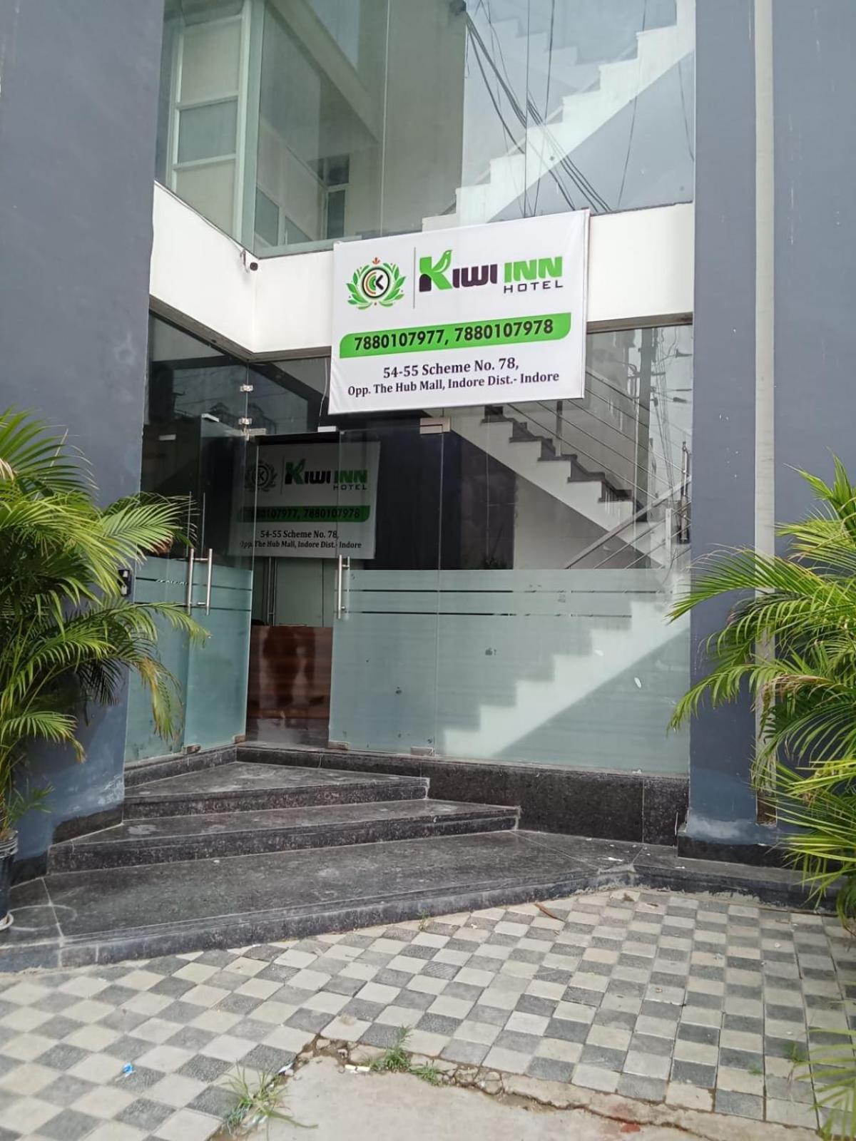 Hotel Kiwi Inn Vijaynagar Scheme 78 印多尔 外观 照片