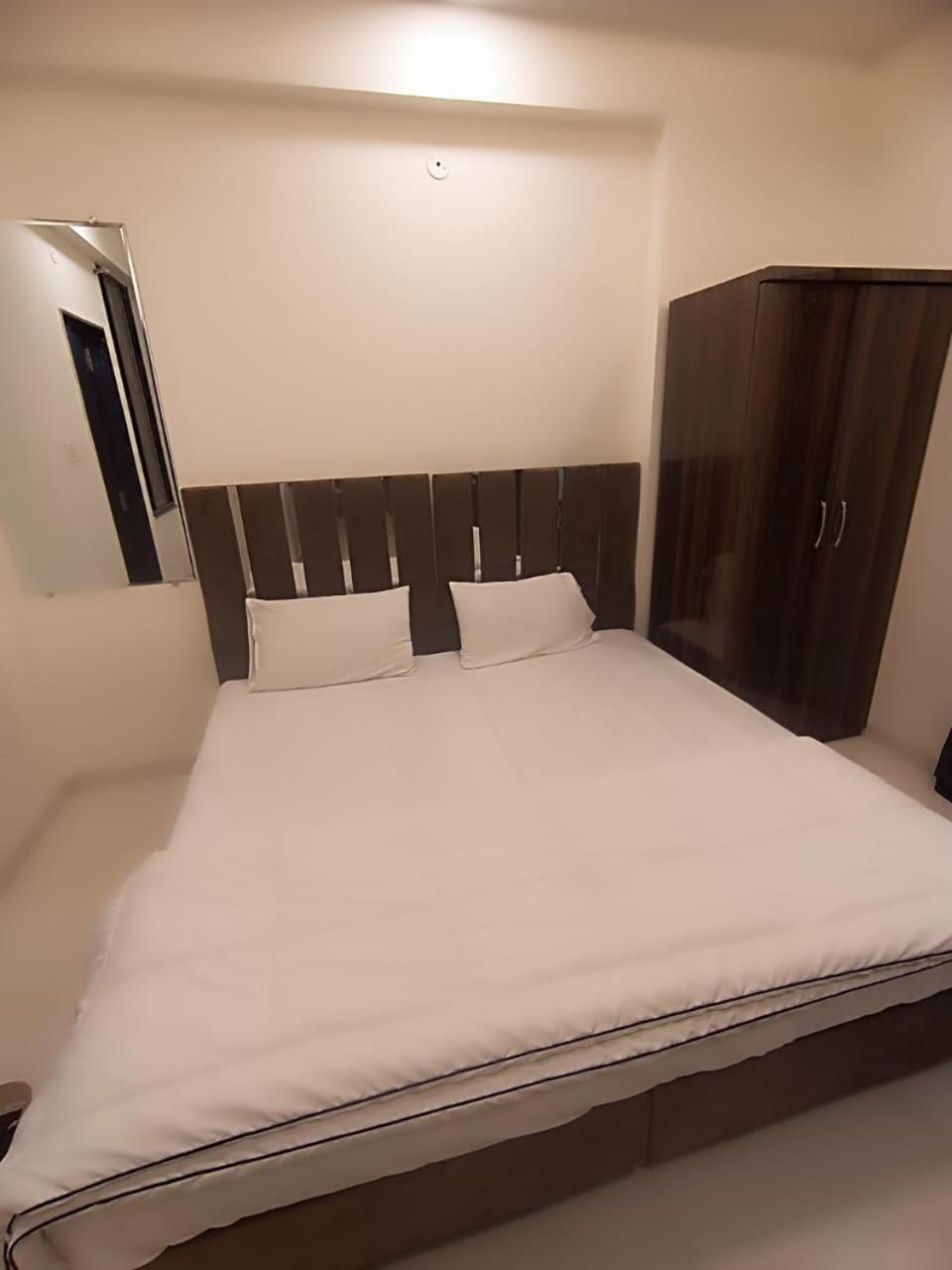 Hotel Kiwi Inn Vijaynagar Scheme 78 印多尔 外观 照片