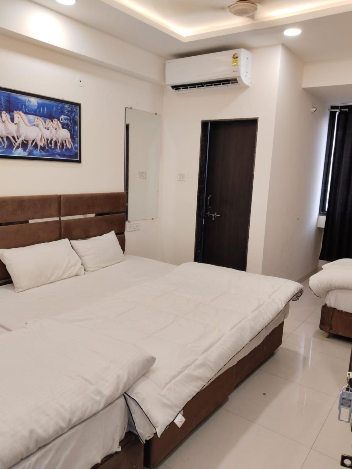 Hotel Kiwi Inn Vijaynagar Scheme 78 印多尔 外观 照片